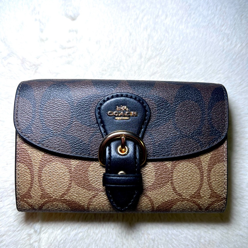 Coach C6897 NEW Woman’s Signature Print Folding Wallet
